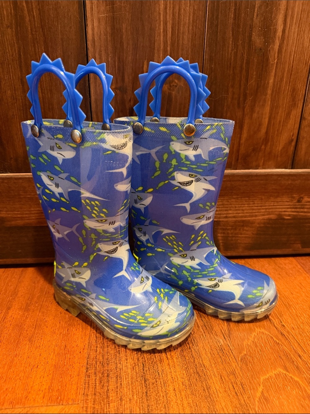 Western Chief Blue Shark Light Up Rain Boots, 6